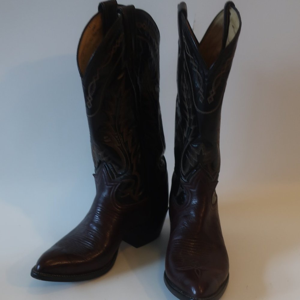 Tony Lama Brown Leather Cowboy Boots Sz Men’ 8 EE * or Women’s 9.5/10 Wide.